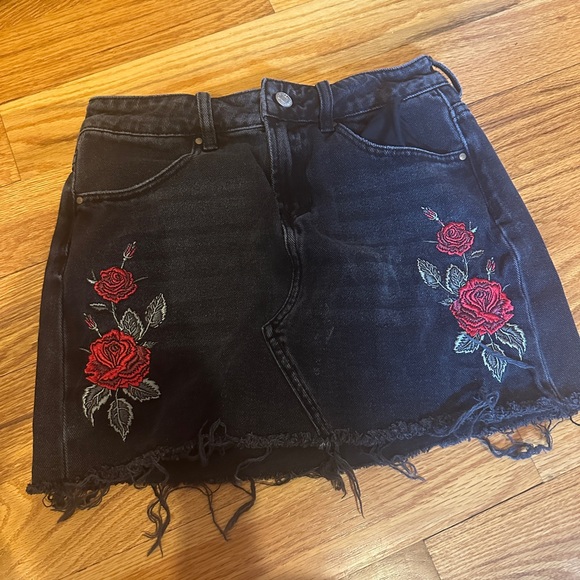 PacSun Dresses & Skirts - Pac Sun Roses Denim Skirt size 25